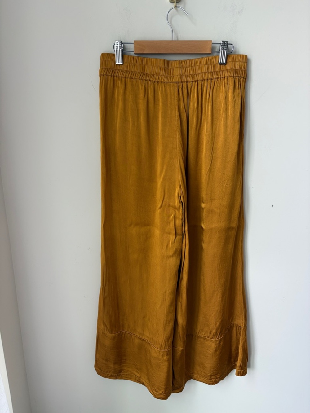 Silence + Noise Kara Satin Culotte Wide Leg Pants Mustard Gold Pull On Size M - Picture 3 of 11